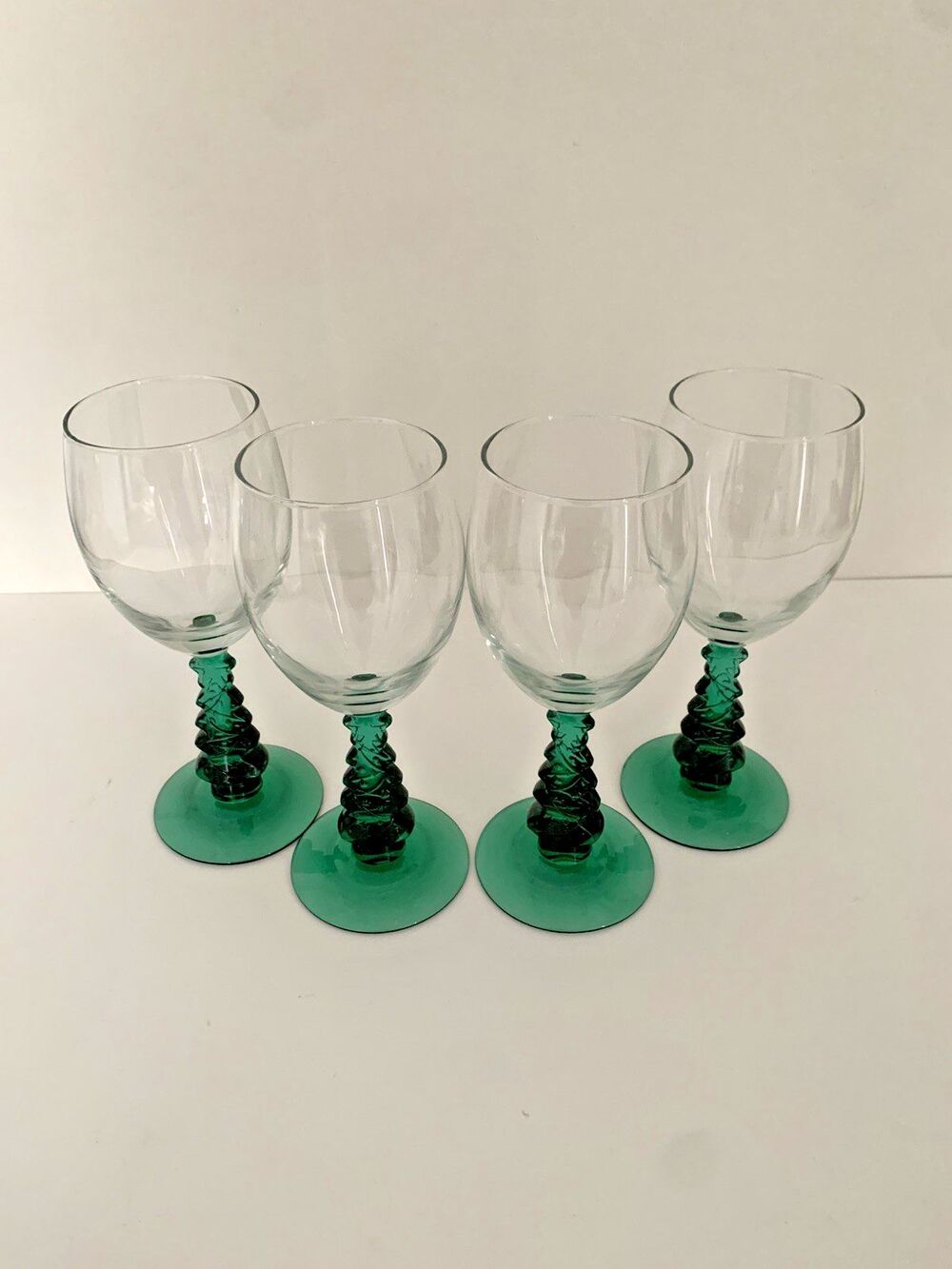 Libbey Christmas Tree Wine Glasses Green Stemmed Holiday Drinkware Lot of 4